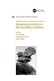 Resilience Engineering Perspectives, Volume 1: Remaining Sensitive to the Possibility of Failure book cover